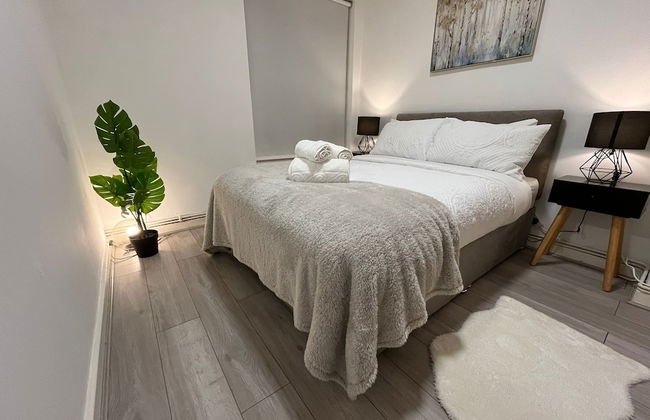 Elegant 3 Bedroom Flat with Garden Oasis - Foto 3