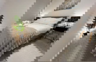 Foto 3 - Elegant 3 Bedroom Flat with Garden Oasis