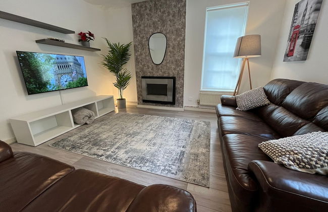 Elegant 3 Bedroom Flat with Garden Oasis - Foto 1