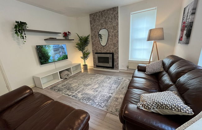 Elegant 3 Bedroom Flat with Garden Oasis - Foto 16