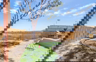 Foto 3 - Carmella by Avantstay Modern Jtree Home w/ Large Outdoor Area!