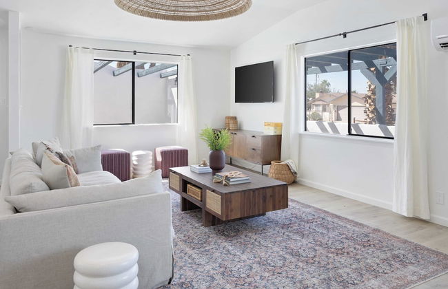 Carmella by Avantstay Modern Jtree Home w/ Large Outdoor Area! - Photo 15