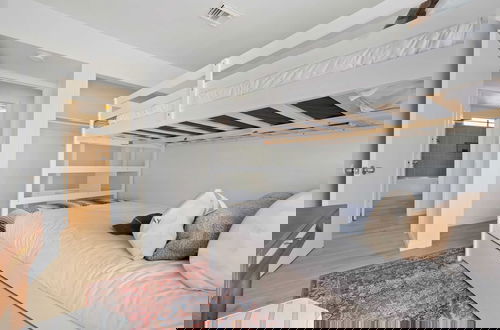 Foto 29 - Carmella by Avantstay Modern Jtree Home w/ Large Outdoor Area!
