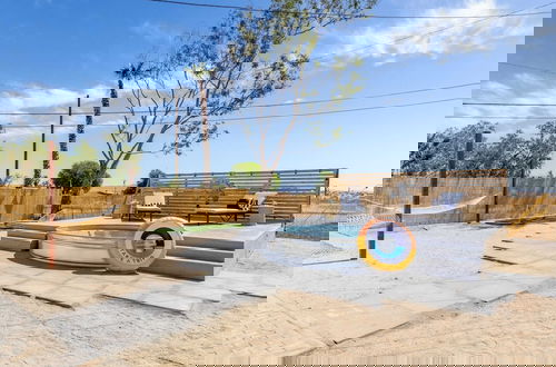 Foto 38 - Carmella by Avantstay Modern Jtree Home w/ Large Outdoor Area!