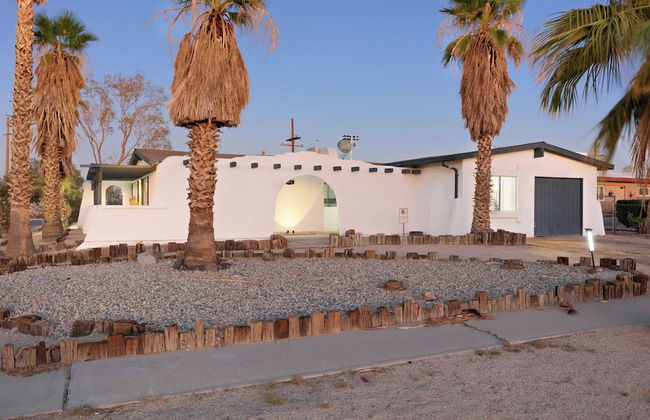 Carmella by Avantstay Modern Jtree Home w/ Large Outdoor Area! - Photo 1