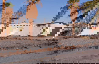 Photo 1 - Carmella by Avantstay Modern Jtree Home w/ Large Outdoor Area!