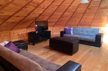 Photo 7 - Heavenly View 2 Bedroom Cabin by RedAwning