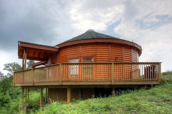 Photo 1 - Heavenly View 2 Bedroom Cabin by RedAwning