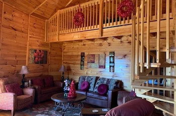Photo 6 - Heavenly View 2 Bedroom Cabin by RedAwning