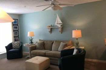 Foto 7 - Island Dream 1 Bedroom Condo by RedAwning