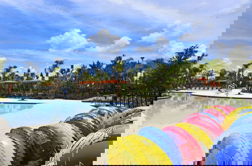 Foto 60 - Luxury 13 Bedroom Disney Villa Pool SPA Game Room WI-FI 13 Villa by RedAwning