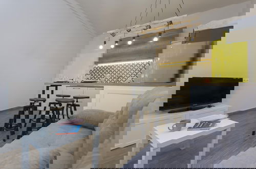 Foto 6 - Sunny and Modern 1bdr Apartment in the Center