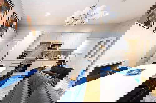 Photo 3 - Beautiful Two Bedroom Abode in Notting Hill