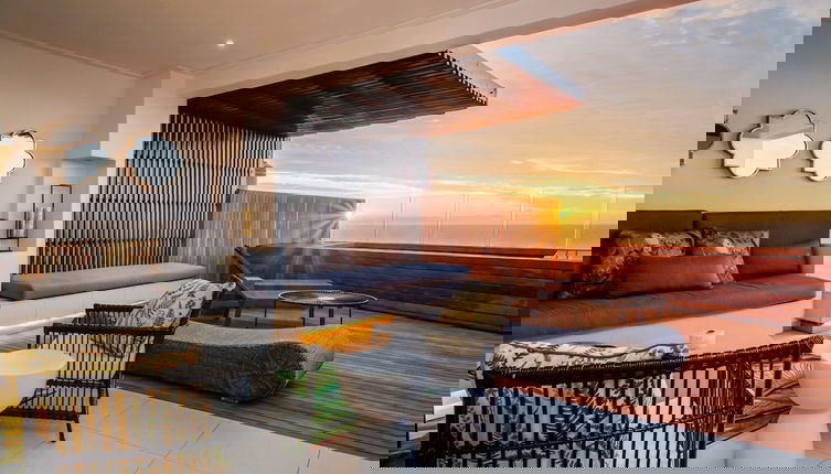 Foto 1 - Stylish Holiday Apartment w Private Pool 180 Views Malibu