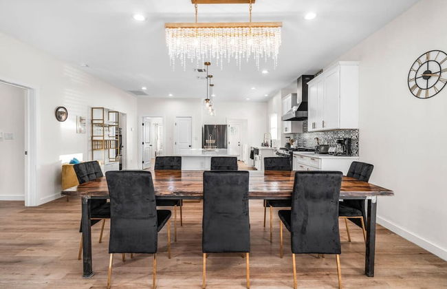 Bold Bright 4BR 3 5full Baths Near Riverwalk Dtown - Foto 8
