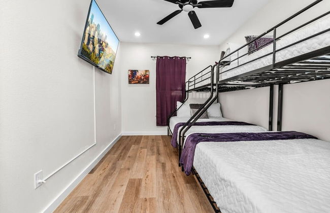 Bold Bright 4BR 3 5full Baths Near Riverwalk Dtown - Foto 16