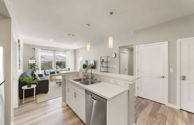 Chic Apt w Jacuzzi Pool BBQ Mountain Views - Foto 10