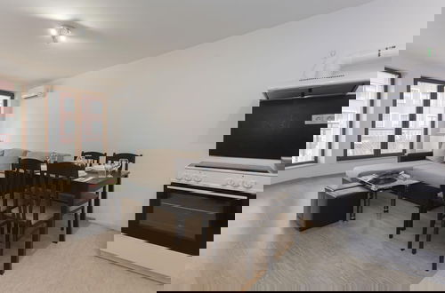 Foto 2 - Bright 1bdr Apartment Near Center - Free Parking