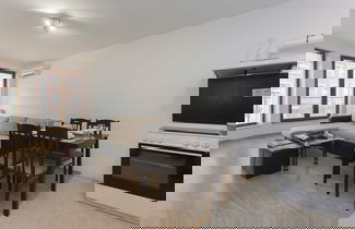 Foto 2 - Bright 1bdr Apartment Near Center - Free Parking