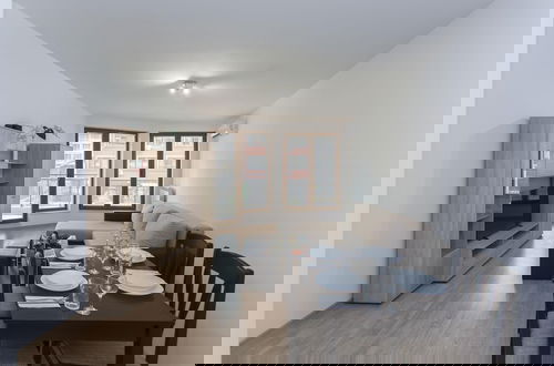 Foto 3 - Bright 1bdr Apartment Near Center - Free Parking