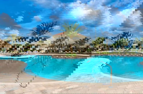 Foto 34 - Amazing Family Home 8min to Disneyworld Pool Spa Sleeps 24 Stl101