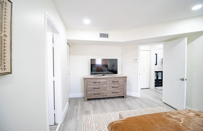 Good Vibes Oasis- Cozy Townhome With Parking - Photo 19
