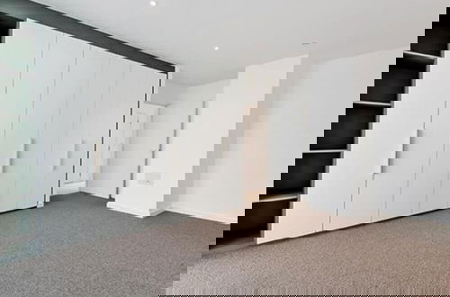 Foto 6 - Luxury Spacious Flat With Communal Gardens Parking