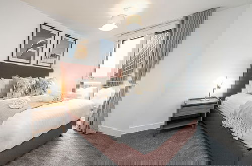 Photo 1 - Flat With Skyline City Views
