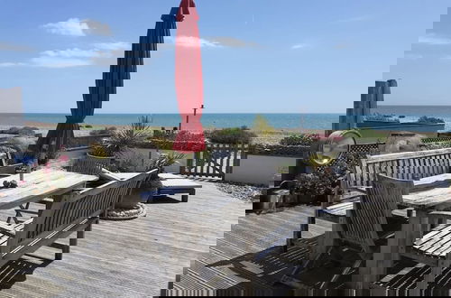Photo 36 - Ocean Front Beach House With Direct Beach Access