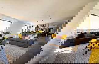 Photo 2 - Stunning Home With Garden Panoramic Views