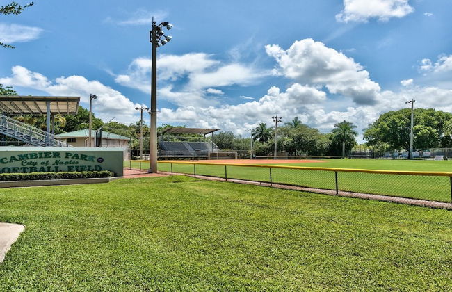 Le Monaco - Romantic 1 BR Condo Steps from 5th Ave S. Chic Coastal Retreat with King Bed and Beach Access. Perfect Location for Couples Near Dining, Shopping, and Naples Beach - Foto 24