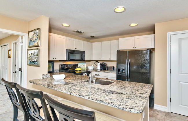 Le Monaco - Romantic 1 BR Condo Steps from 5th Ave S. Chic Coastal Retreat with King Bed and Beach Access. Perfect Location for Couples Near Dining, Shopping, and Naples Beach - Foto 6