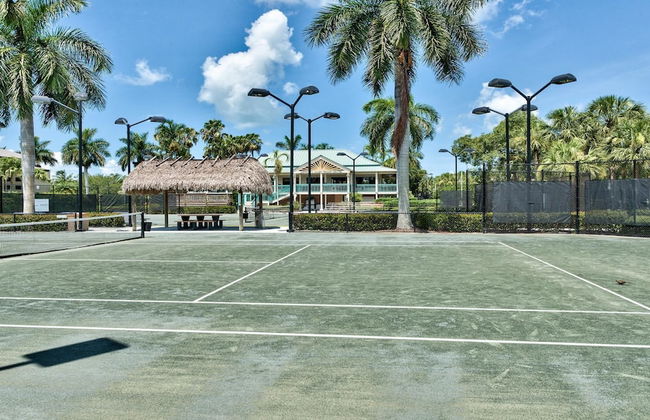 Le Monaco - Romantic 1 BR Condo Steps from 5th Ave S. Chic Coastal Retreat with King Bed and Beach Access. Perfect Location for Couples Near Dining, Shopping, and Naples Beach - Foto 18