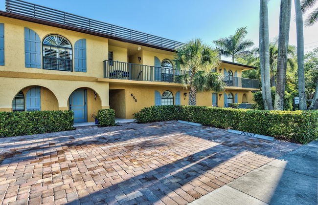 Le Monaco - Romantic 1 BR Condo Steps from 5th Ave S. Chic Coastal Retreat with King Bed and Beach Access. Perfect Location for Couples Near Dining, Shopping, and Naples Beach - Foto 31