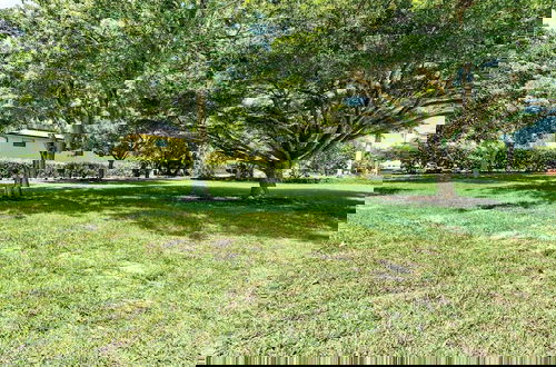 Foto 16 - Le Monaco - Romantic 1 BR Condo Steps from 5th Ave S. Chic Coastal Retreat with King Bed and Beach Access. Perfect Location for Couples Near Dining, Shopping, and Naples Beach