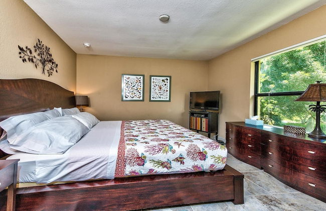 Le Monaco - Romantic 1 BR Condo Steps from 5th Ave S. Chic Coastal Retreat with King Bed and Beach Access. Perfect Location for Couples Near Dining, Shopping, and Naples Beach - Foto 3