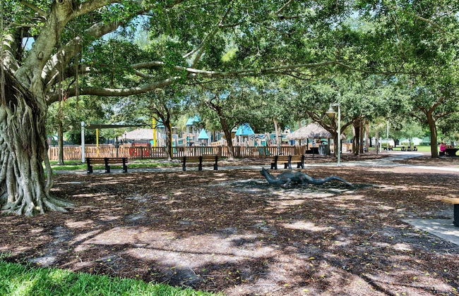 Le Monaco - Romantic 1 BR Condo Steps from 5th Ave S. Chic Coastal Retreat with King Bed and Beach Access. Perfect Location for Couples Near Dining, Shopping, and Naples Beach - Foto 23