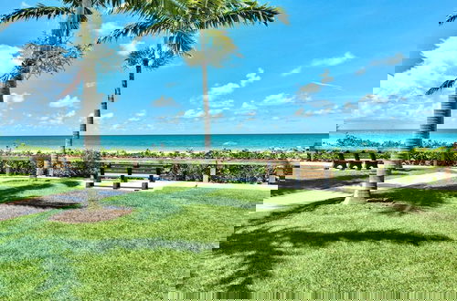 Foto 11 - Le Monaco - Romantic 1 BR Condo Steps from 5th Ave S. Chic Coastal Retreat with King Bed and Beach Access. Perfect Location for Couples Near Dining, Shopping, and Naples Beach