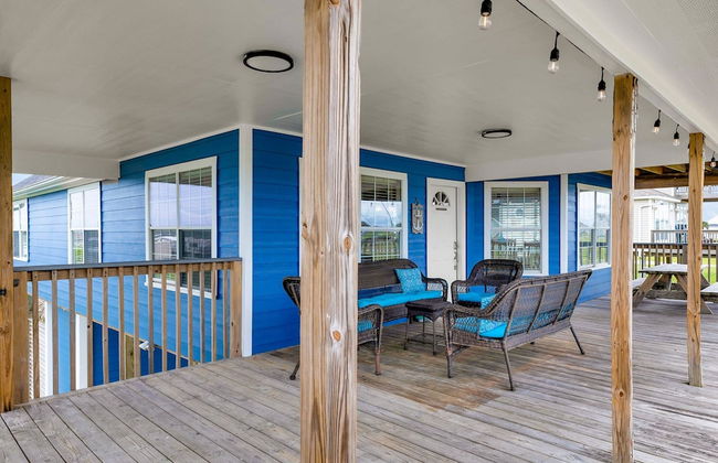 Backyard Oasis Hot Tub and 2 Shaded Decks - Photo 7