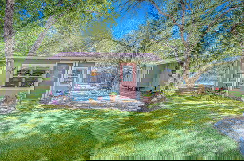Foto 25 - Charming Lakeview Cottage With Lake Access!
