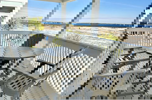 Foto 35 - Salty Dog 5 Bedroom Home by RedAwning