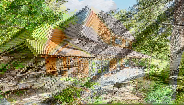 Foto 1 - Hunter's Hideaway 2 Bedroom Cabin by RedAwning