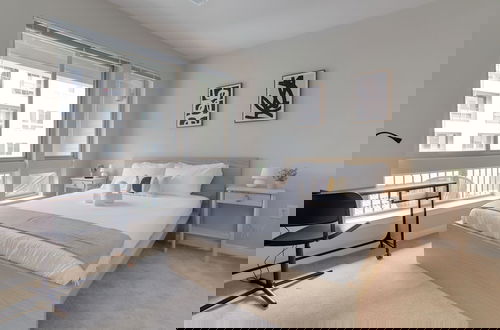 Foto 7 - Exceptional Comfort Alexandria Apartment