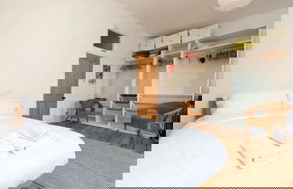 Foto 2 - Spacious 2BD Flat By Regents Park & Camden Town!