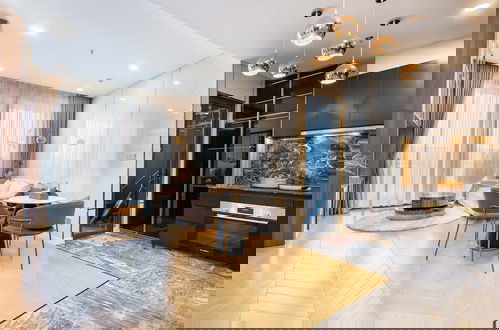 Photo 8 - The LUMIERE Riverside Residence