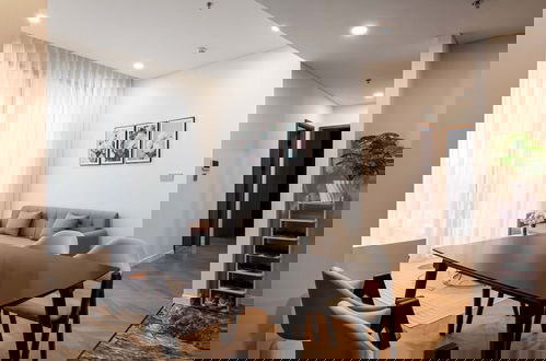 Photo 14 - The LUMIERE Riverside Residence