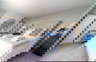 Foto 1 - Grandeur Islington Home