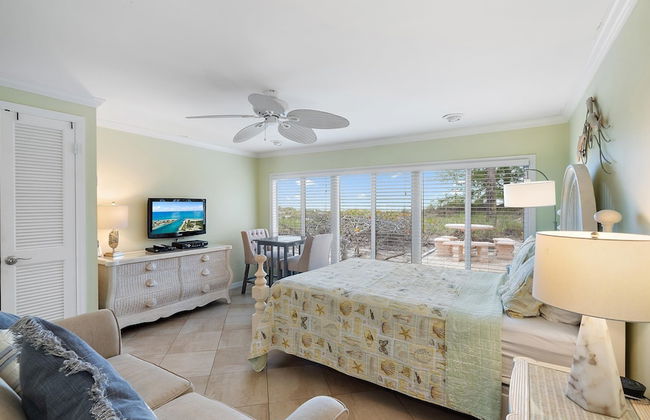 Las Hermanas 4 1 Bedroom Studio by RedAwning - Photo 1
