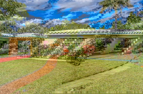 Foto 1 - Beautiful Comfy Home With Private Hot Tub Close To Beach 2 Bedroom Home by RedAwning