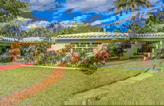 Foto 1 - Beautiful Comfy Home With Private Hot Tub Close To Beach 2 Bedroom Home by RedAwning